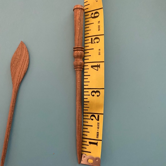 Set of 2 Wooden Hand-carved Scarf Pens - Picture 6 of 6